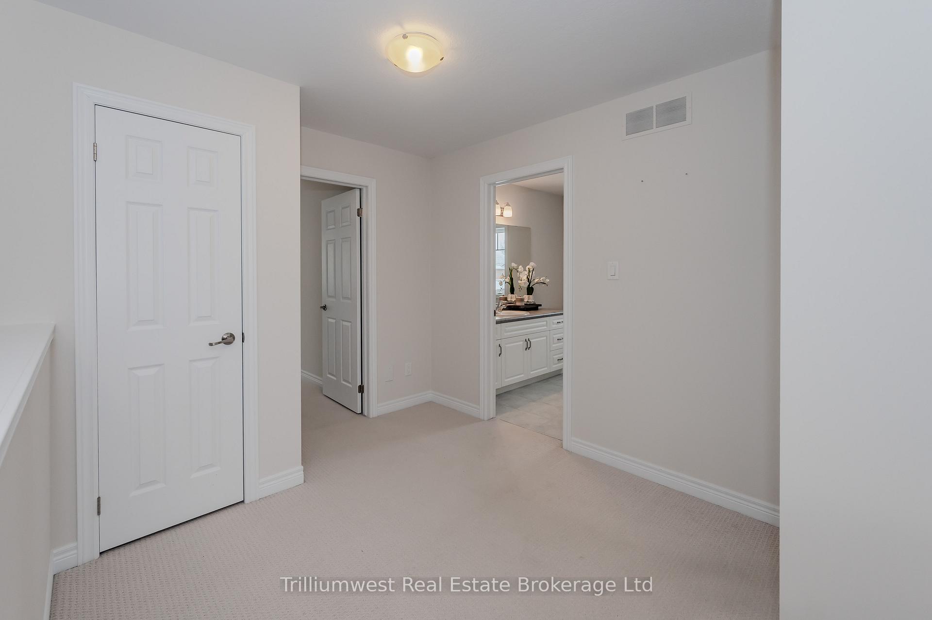 Photo 24 of 760 Robert Ferrie Drive, Kitchener — HOMEH