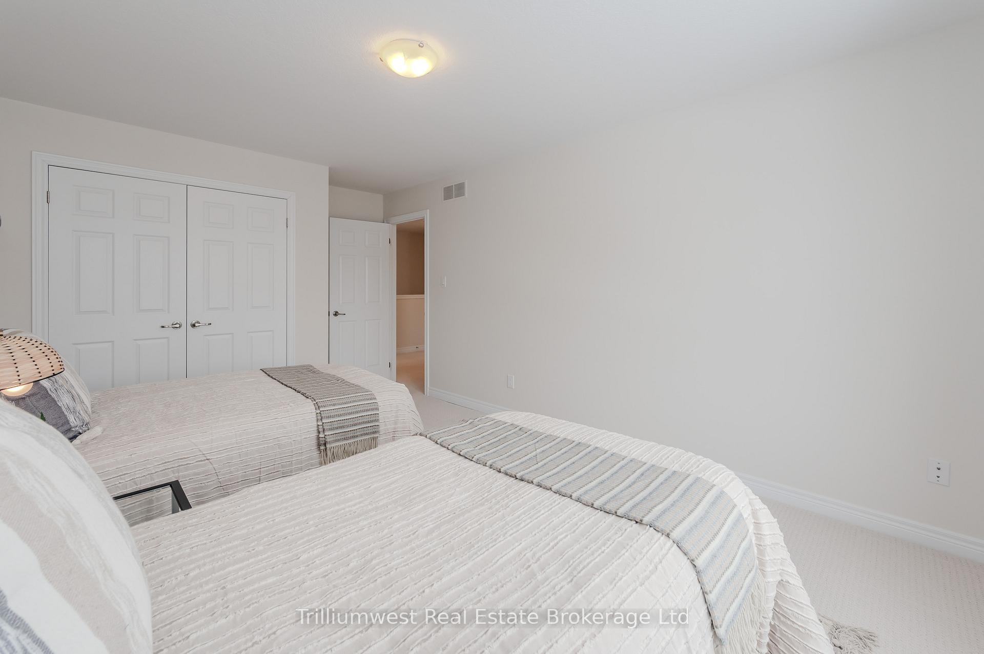 Photo 26 of 760 Robert Ferrie Drive, Kitchener — HOMEH