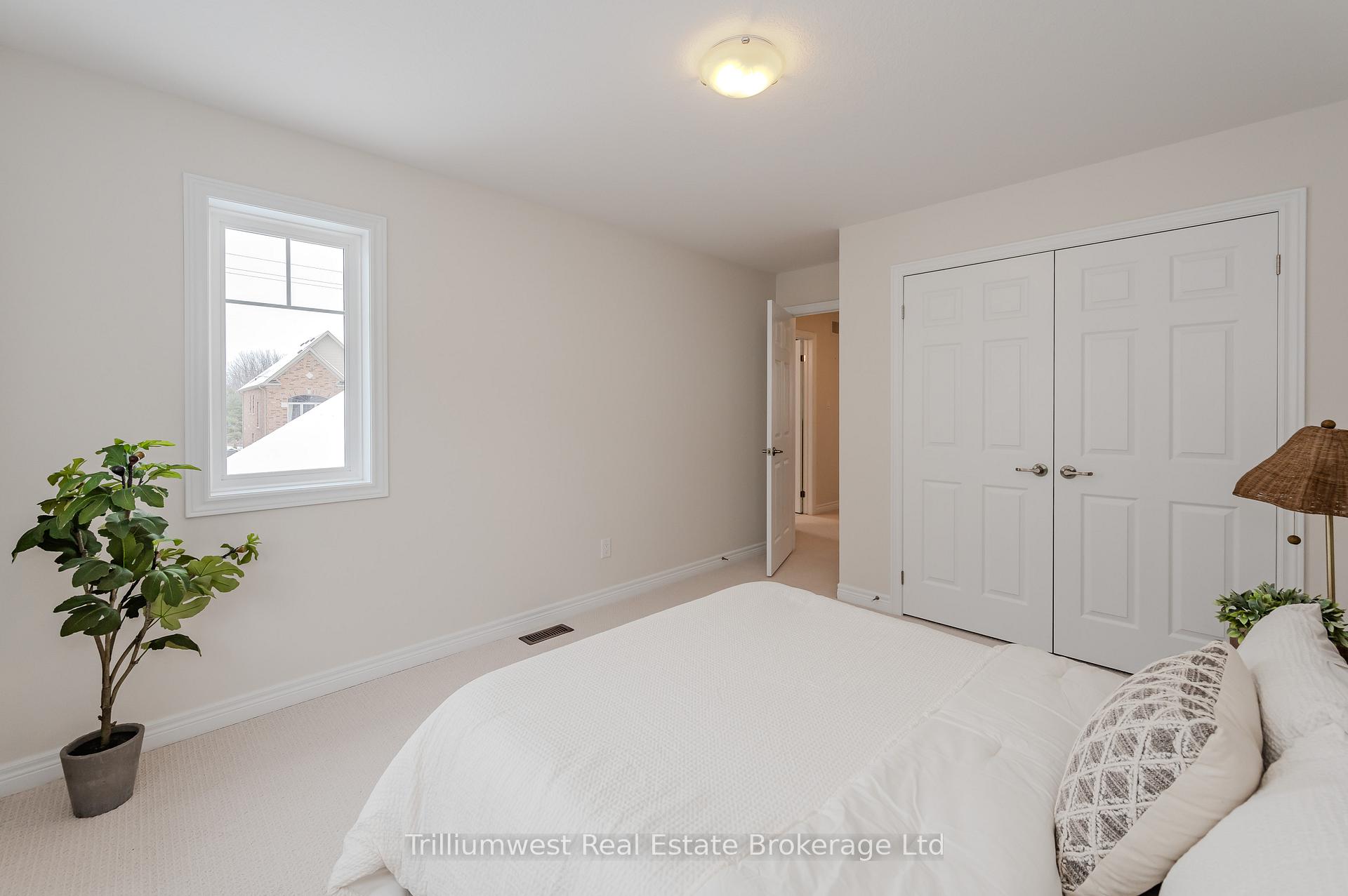 Photo 28 of 760 Robert Ferrie Drive, Kitchener — HOMEH