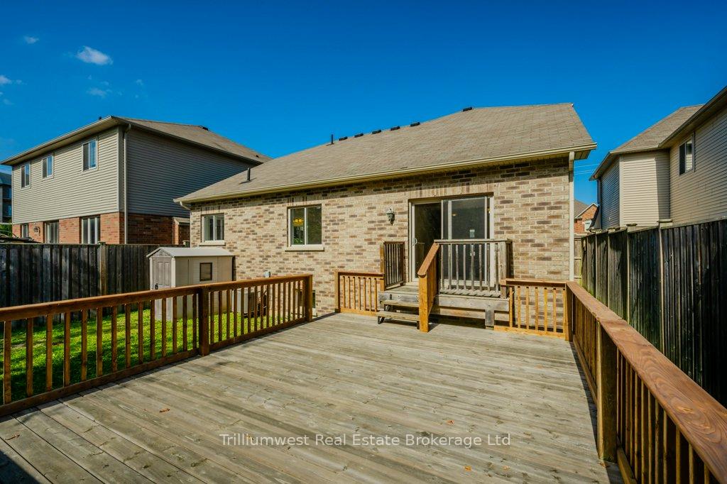 Photo 36 of 760 Robert Ferrie Drive, Kitchener — HOMEH
