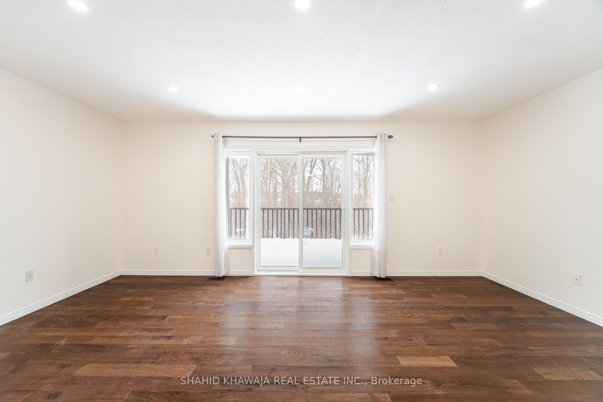 Photo 8 of 310 Briarmeadow Drive, Kitchener — HOMEH