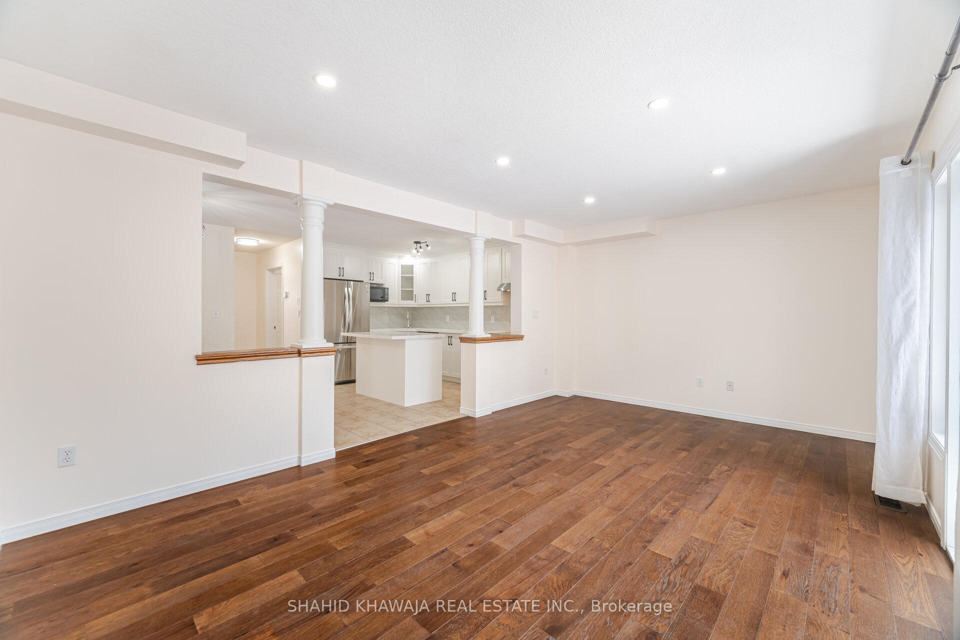 Photo 10 of 310 Briarmeadow Drive, Kitchener — HOMEH