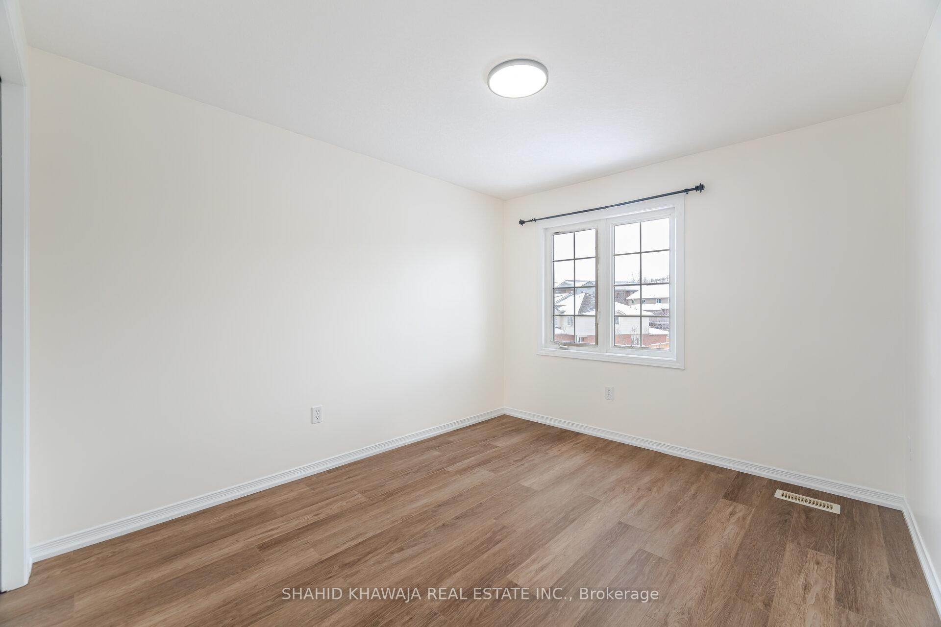 Photo 20 of 310 Briarmeadow Drive, Kitchener — HOMEH