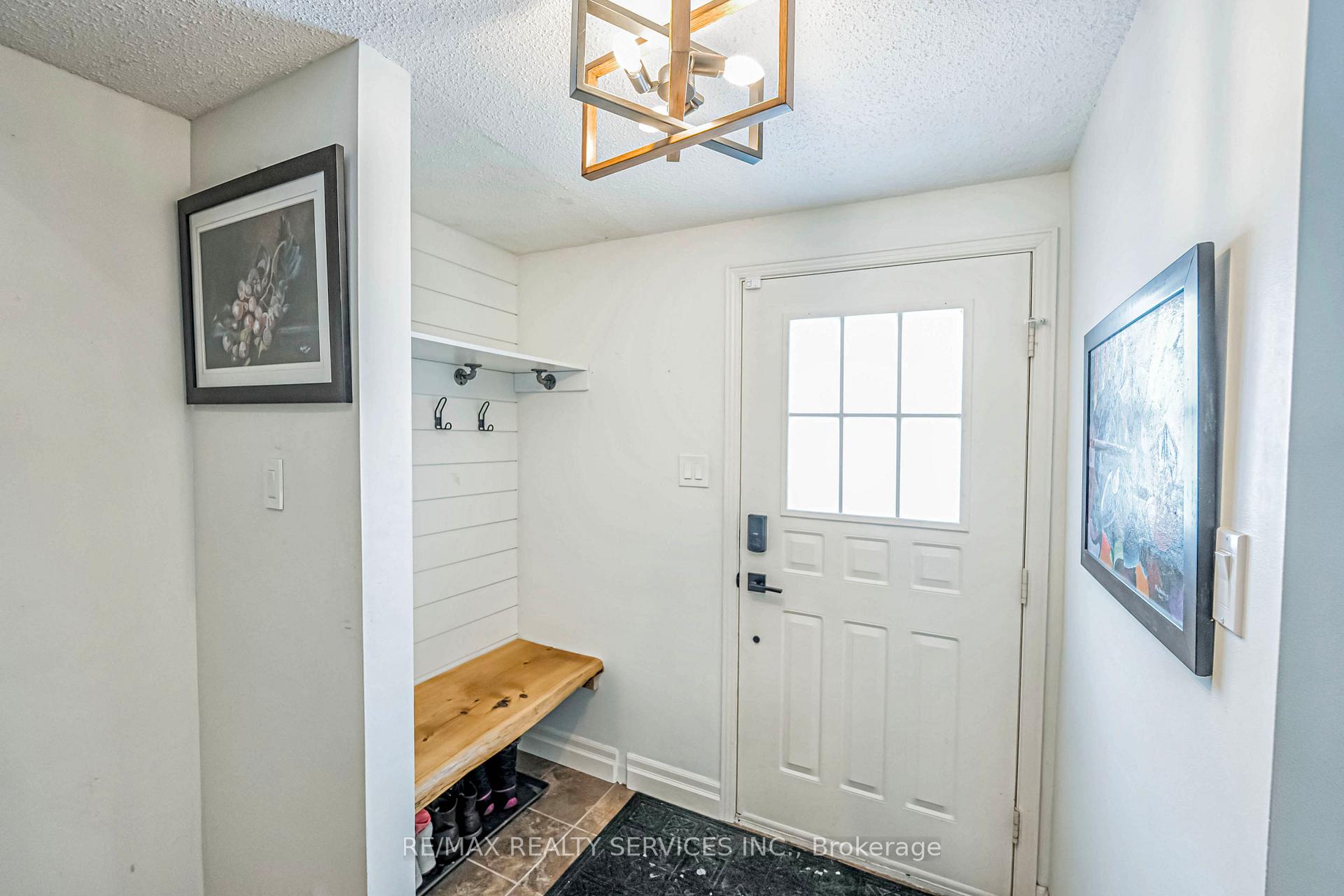 Photo 2 of 385 Driftwood Drive, Kitchener — HOMEH