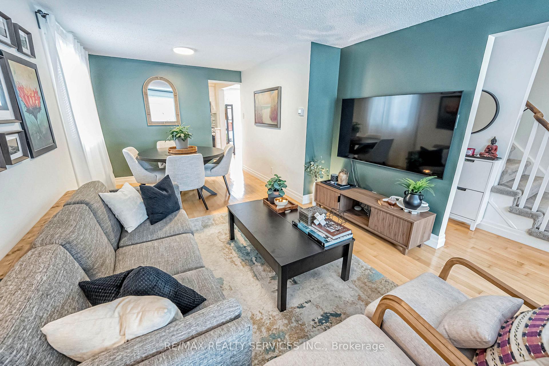 Photo 5 of 385 Driftwood Drive, Kitchener — HOMEH