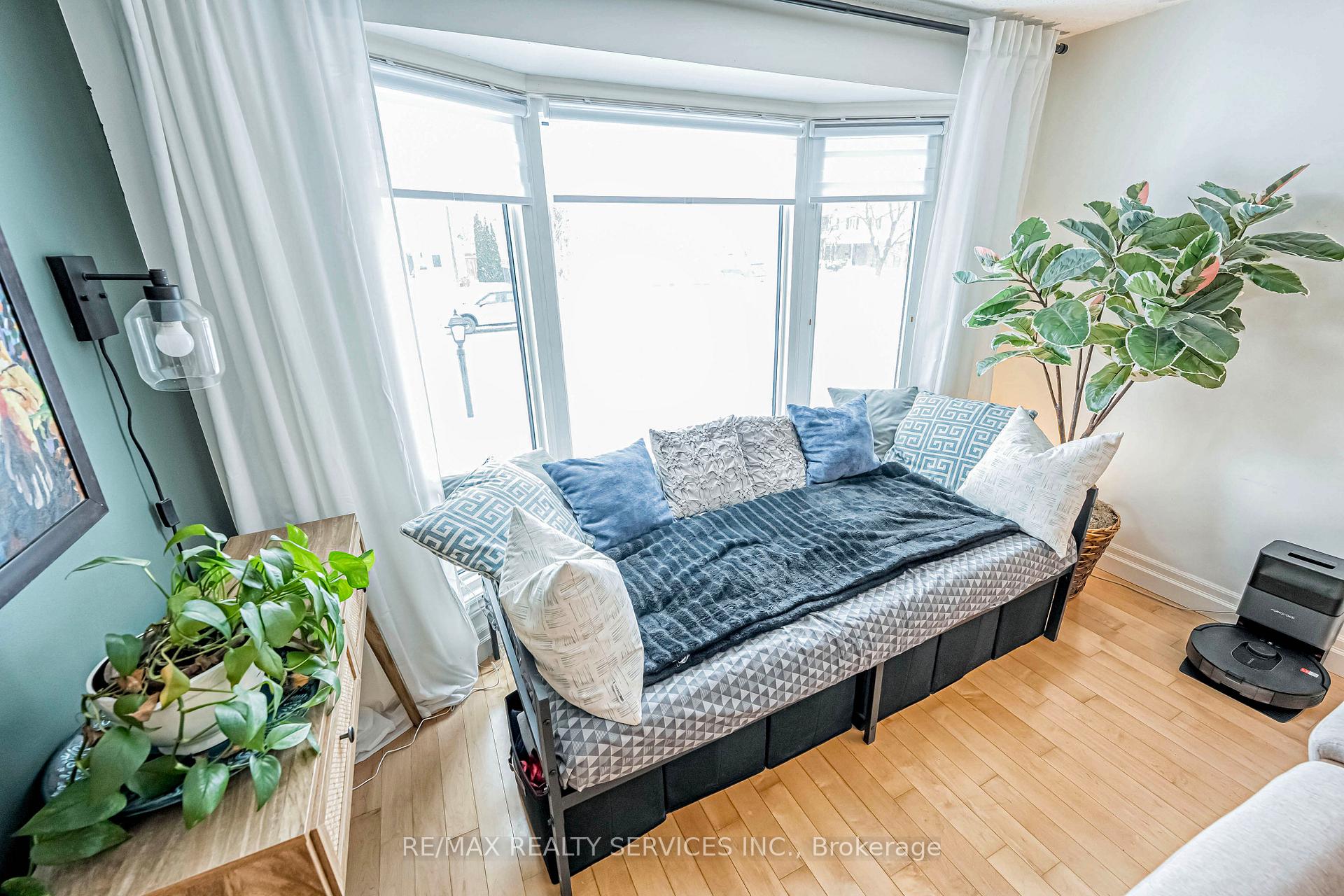 Photo 6 of 385 Driftwood Drive, Kitchener — HOMEH