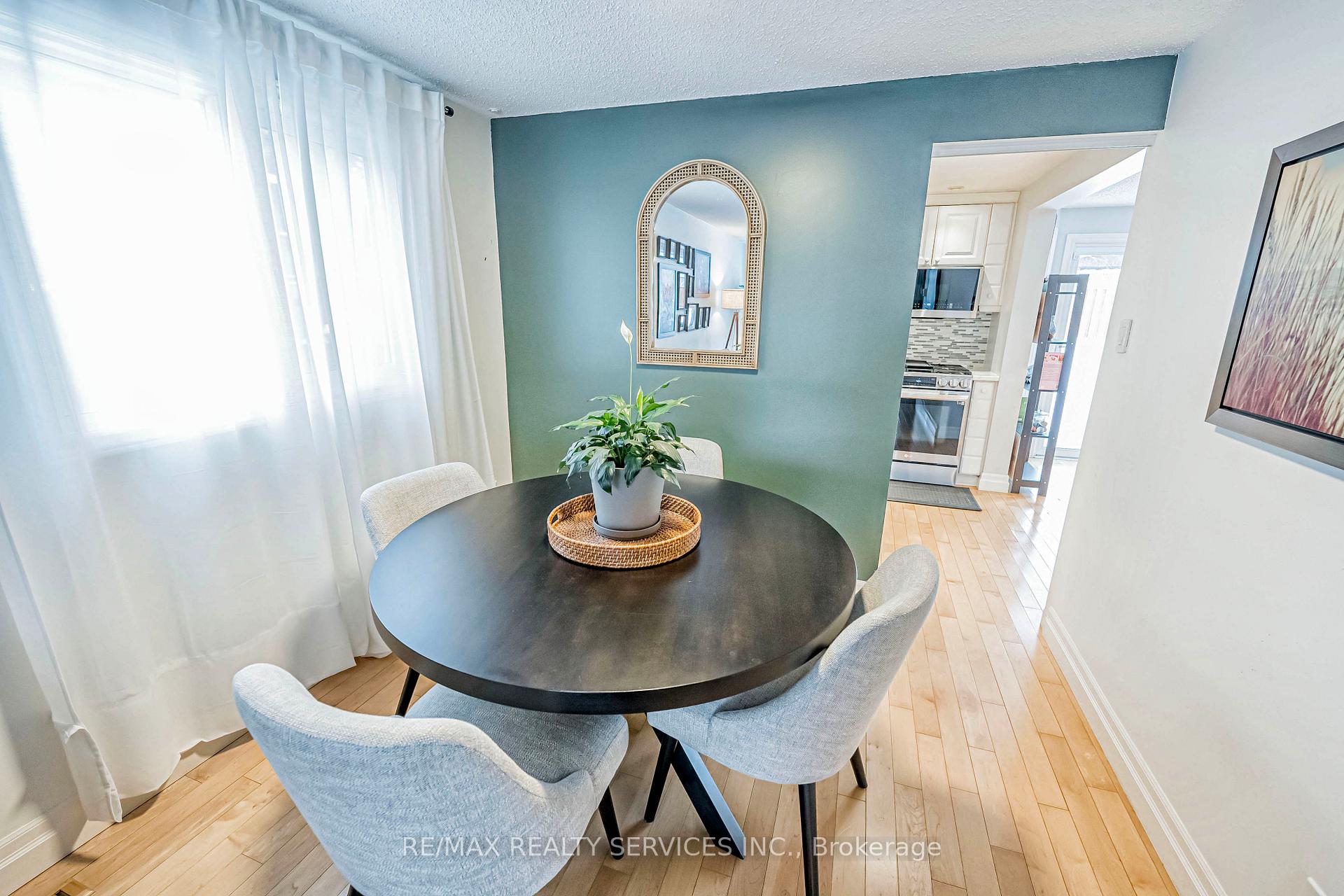 Photo 9 of 385 Driftwood Drive, Kitchener — HOMEH