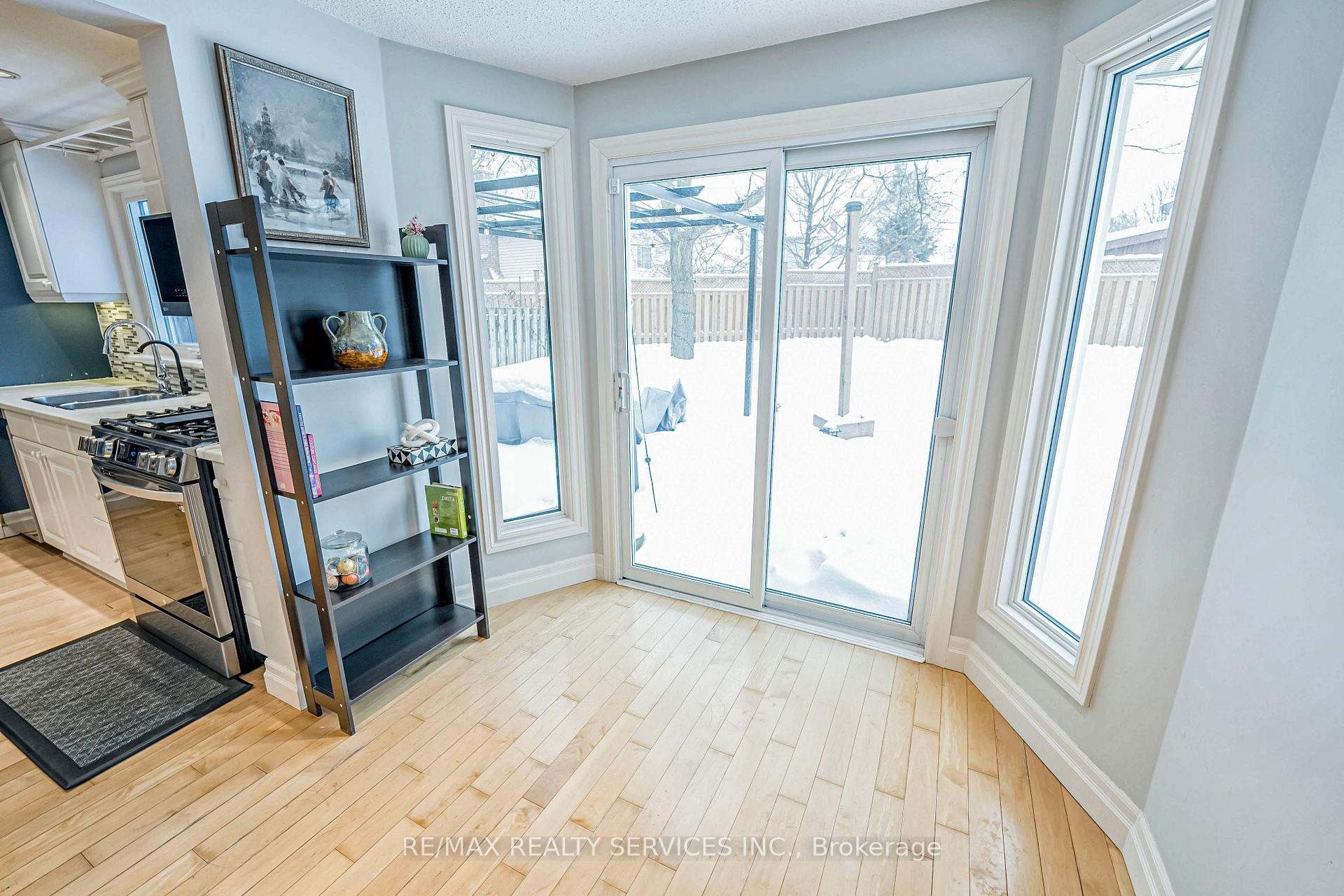 Photo 13 of 385 Driftwood Drive, Kitchener — HOMEH