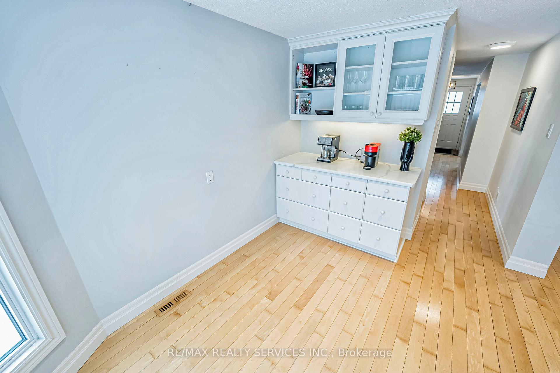 Photo 14 of 385 Driftwood Drive, Kitchener — HOMEH