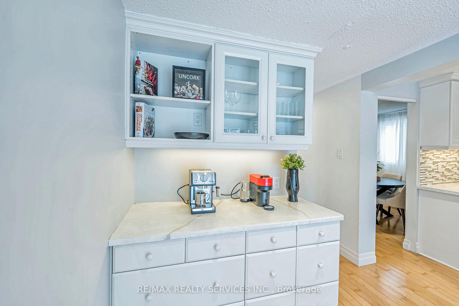 Photo 15 of 385 Driftwood Drive, Kitchener — HOMEH