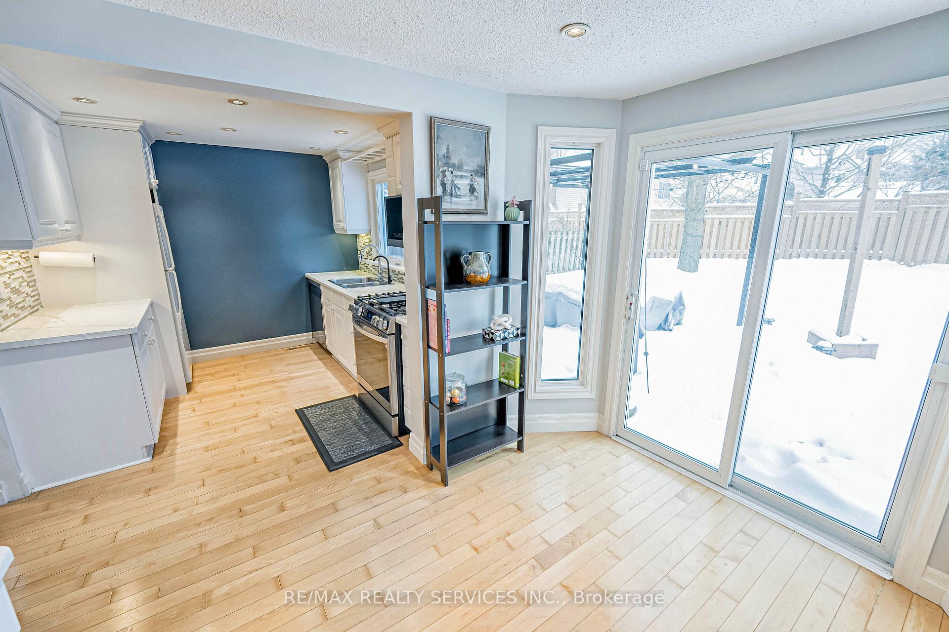 Photo 16 of 385 Driftwood Drive, Kitchener — HOMEH