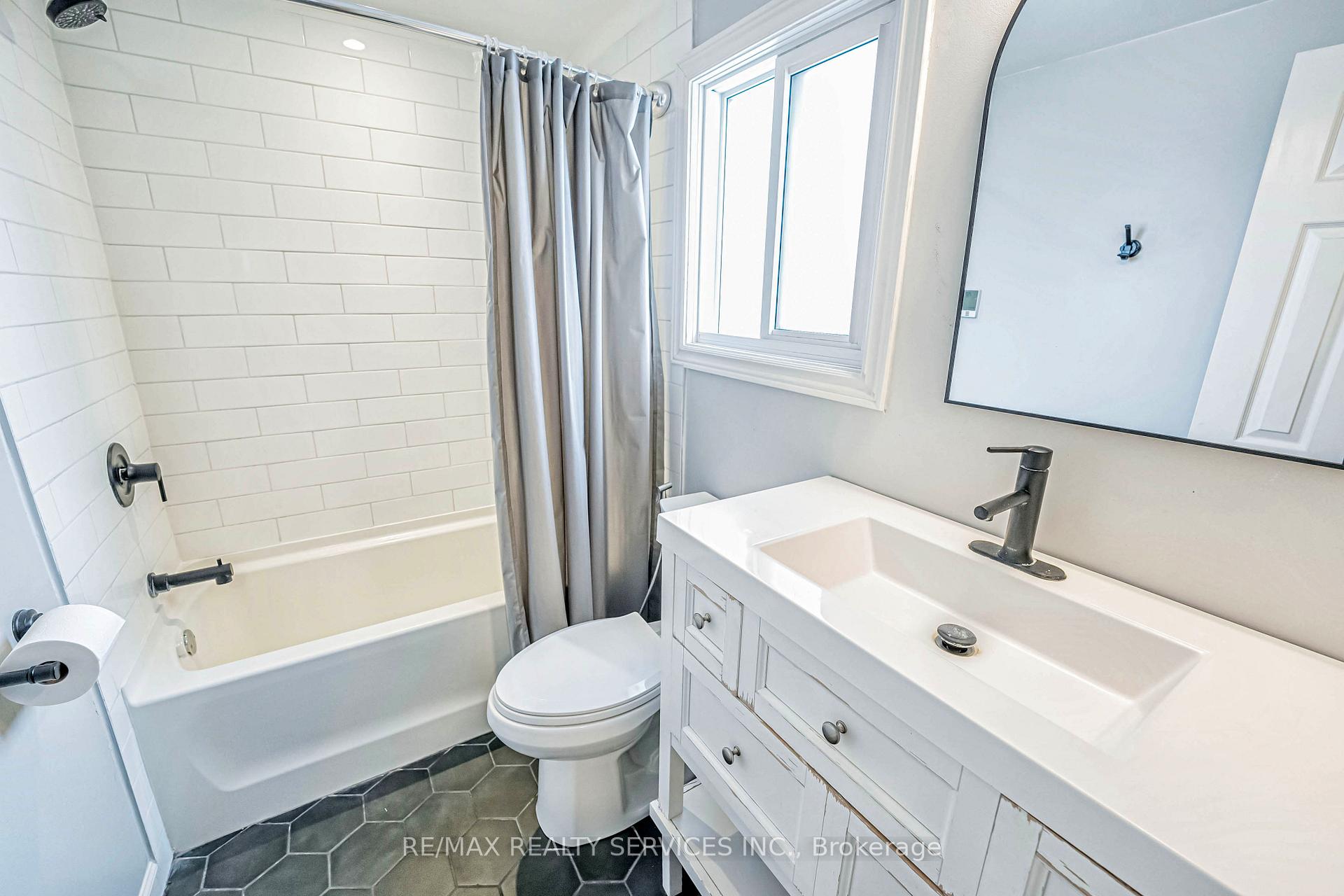 Photo 29 of 385 Driftwood Drive, Kitchener — HOMEH