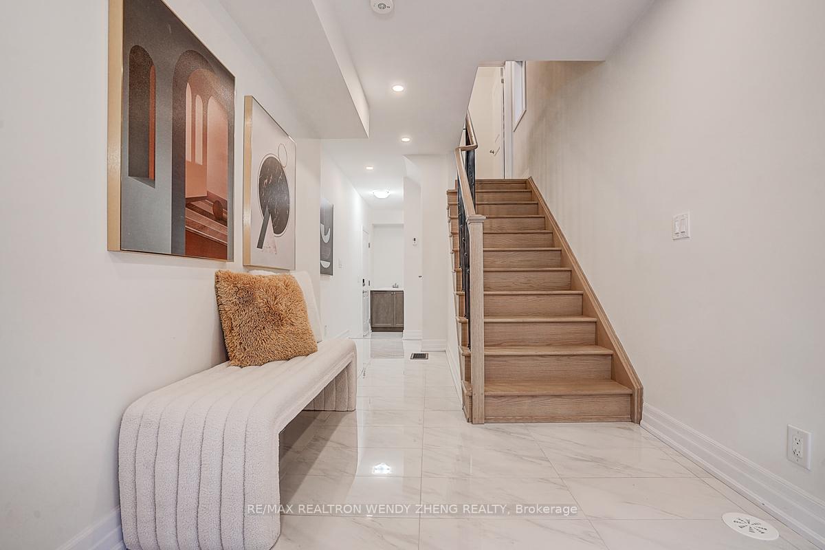 Photo 3 of 22 Herman Gilroy Lane, Markham, Angus Glen — HOMEH