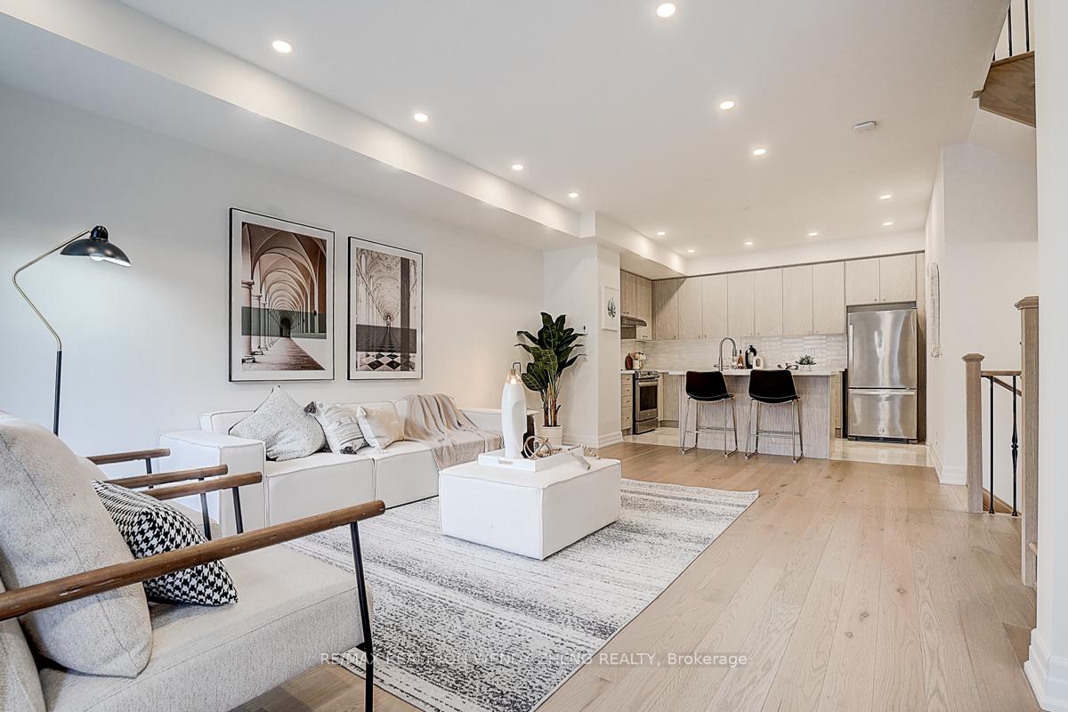 Photo 8 of 22 Herman Gilroy Lane, Markham, Angus Glen — HOMEH