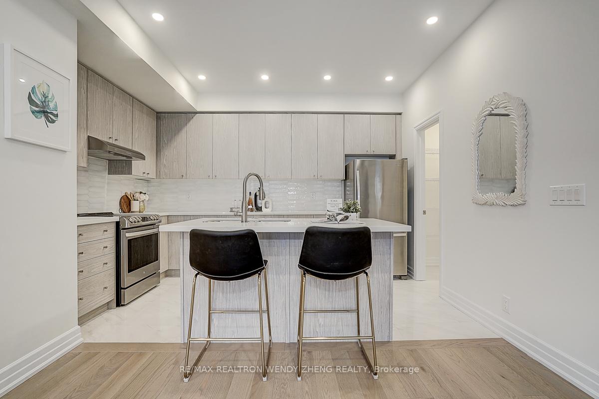 Photo 13 of 22 Herman Gilroy Lane, Markham, Angus Glen — HOMEH