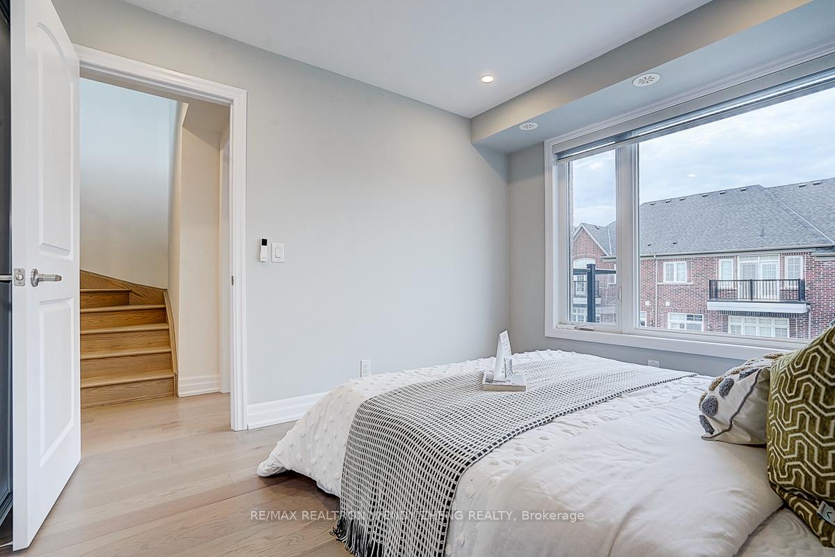 Photo 25 of 22 Herman Gilroy Lane, Markham, Angus Glen — HOMEH