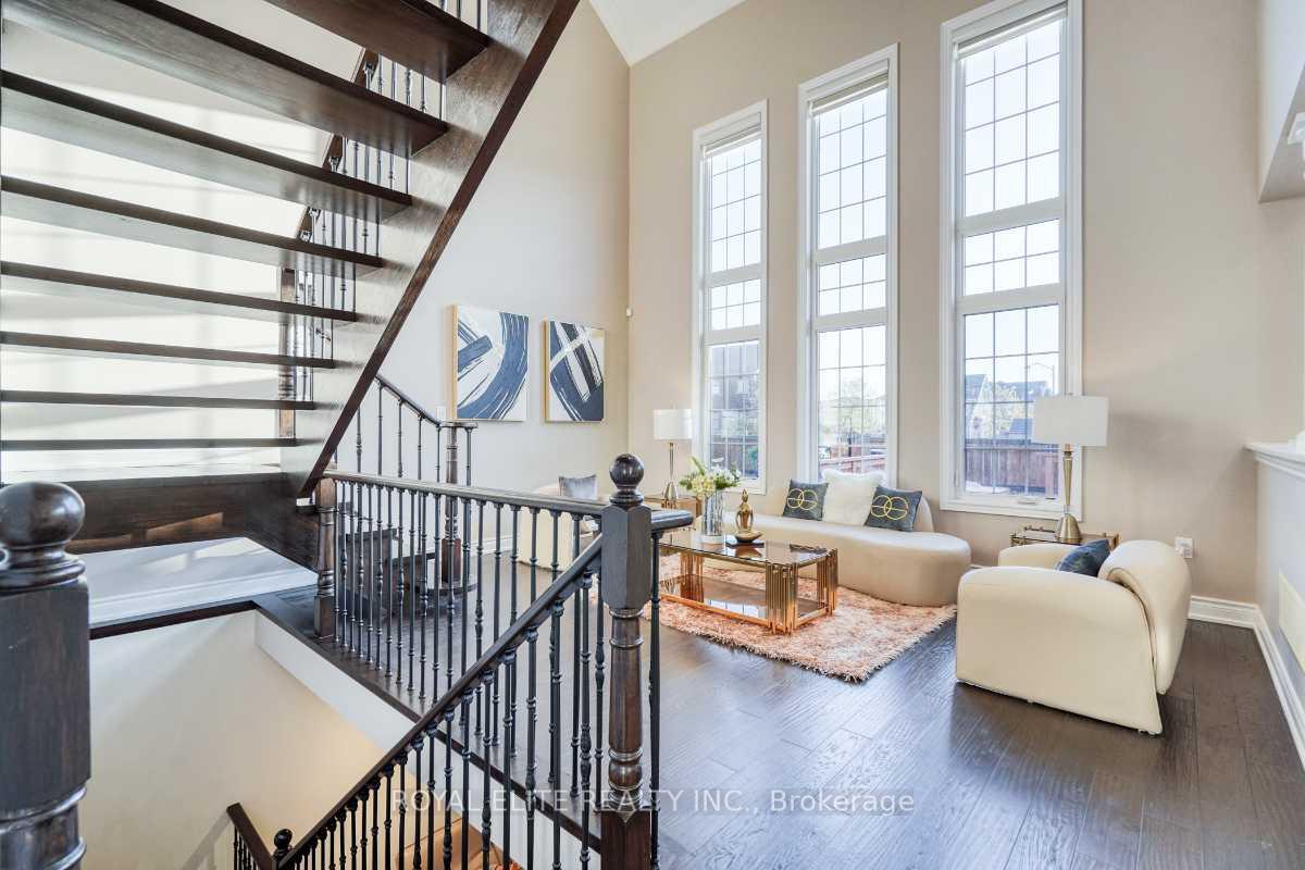 Photo 12 of 16 Berkshire Crescent, Markham, Angus Glen — HOMEH