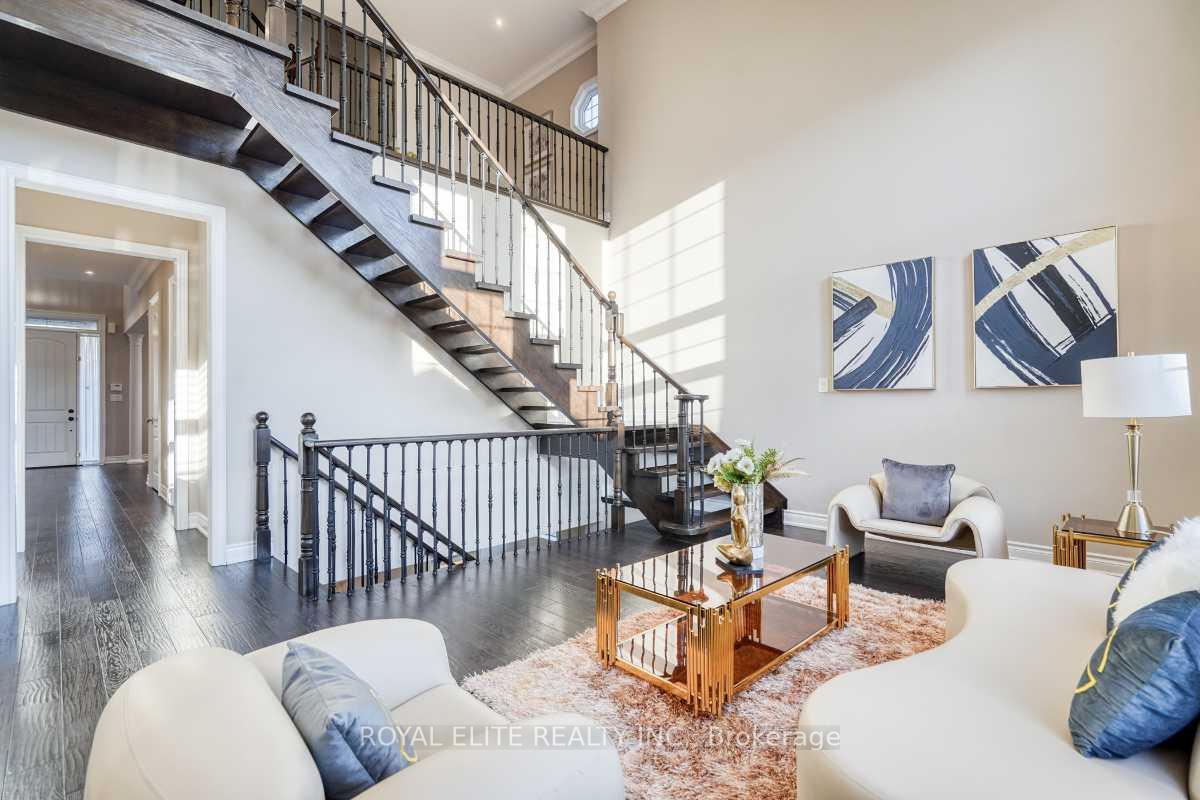 Photo 13 of 16 Berkshire Crescent, Markham, Angus Glen — HOMEH
