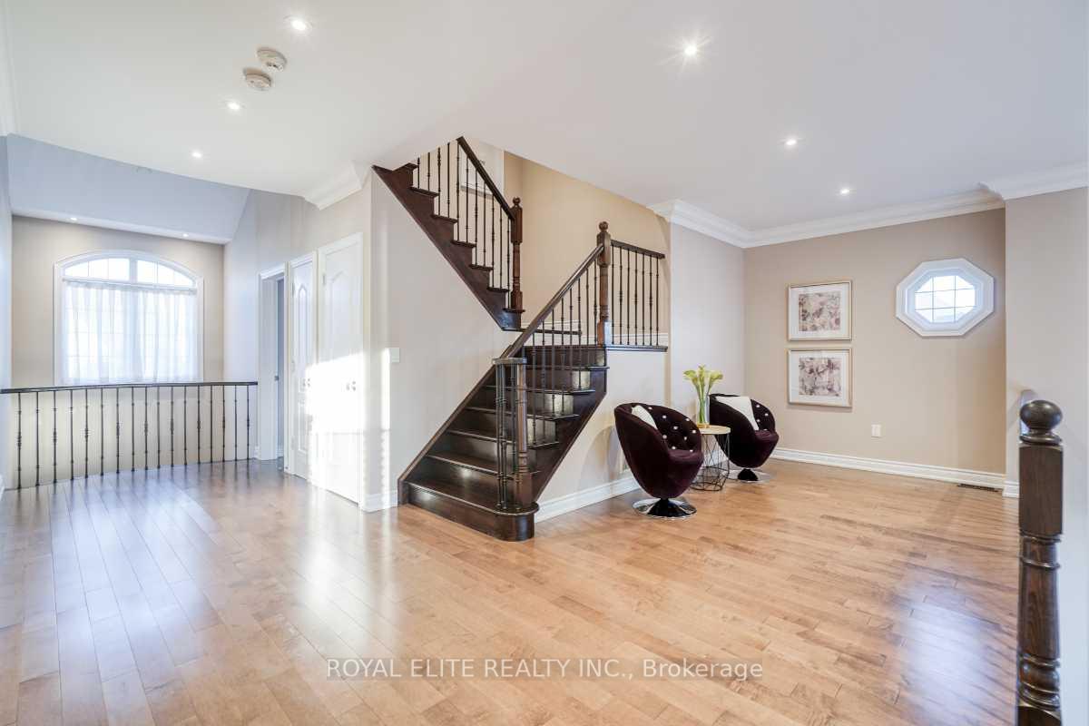 Photo 25 of 16 Berkshire Crescent, Markham, Angus Glen — HOMEH