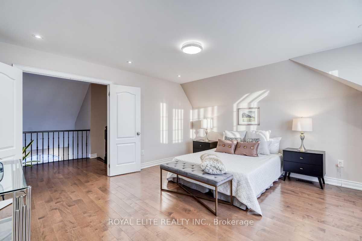 Photo 31 of 16 Berkshire Crescent, Markham, Angus Glen — HOMEH