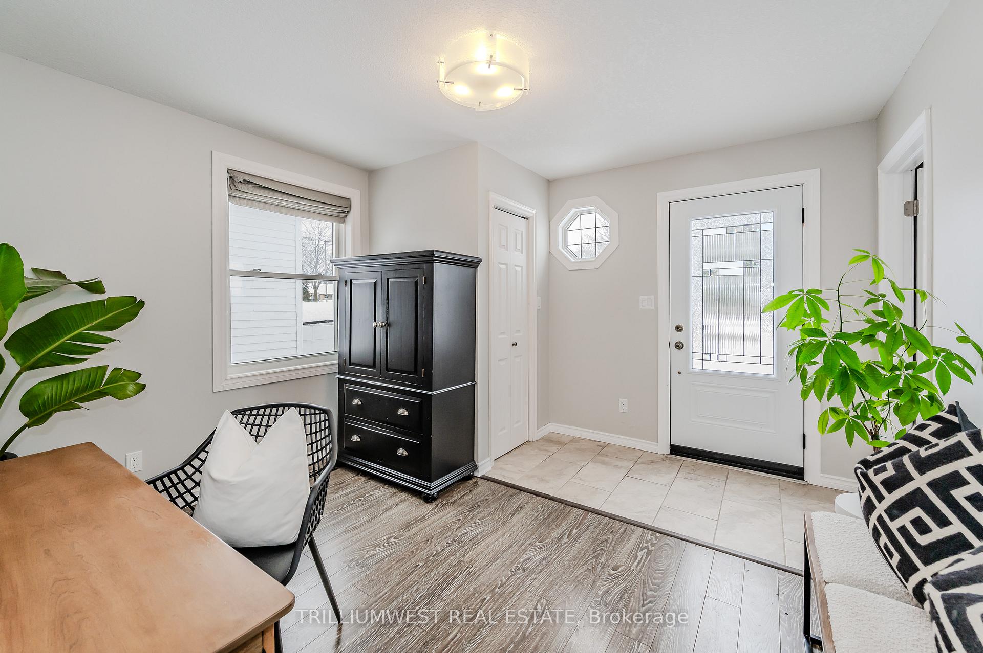 Photo 3 of 1139 Queens Boulevard, Kitchener — HOMEH