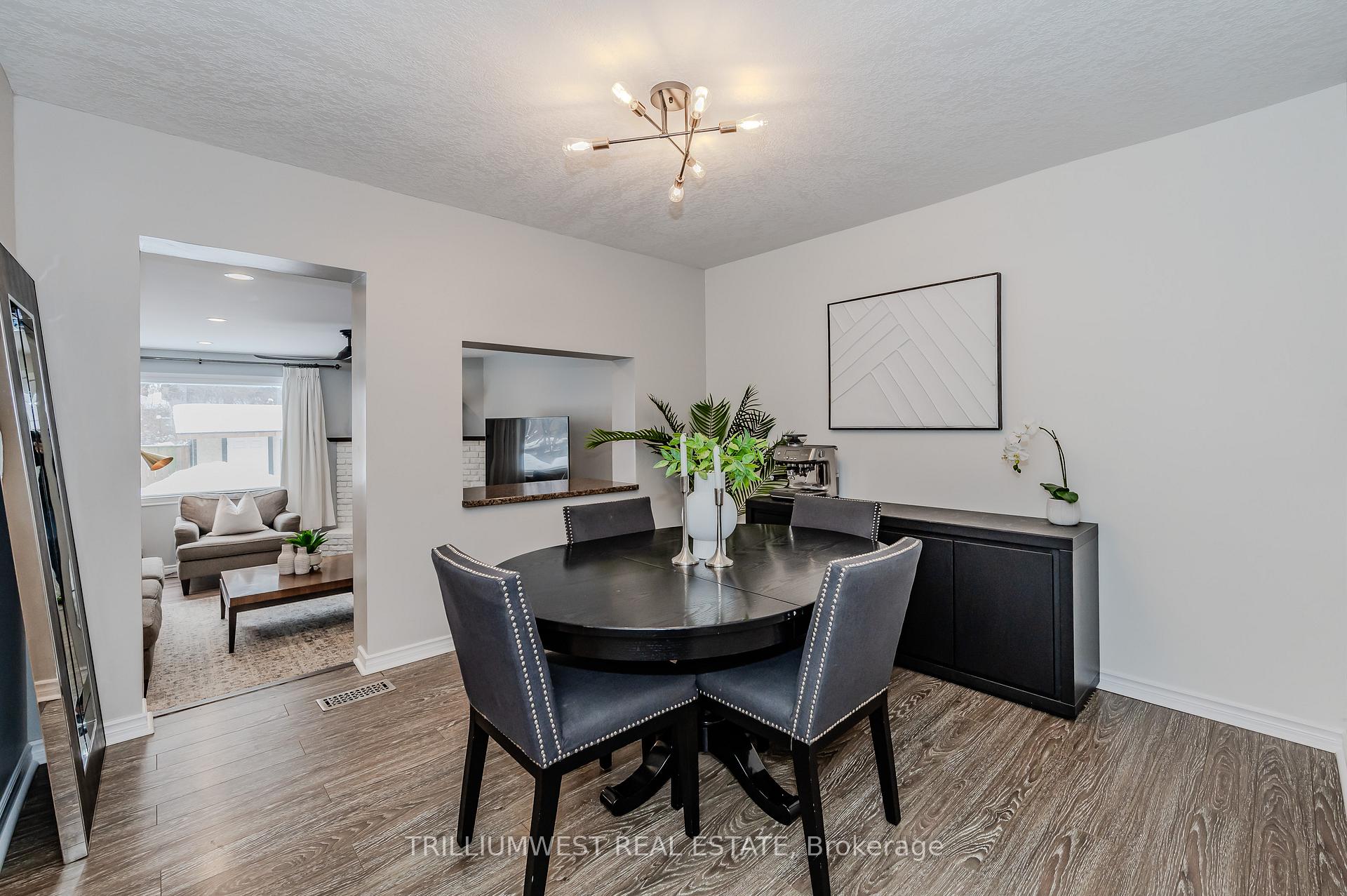 Photo 12 of 1139 Queens Boulevard, Kitchener — HOMEH