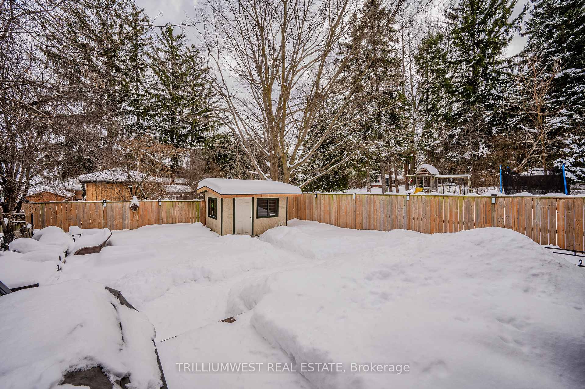 Photo 32 of 1139 Queens Boulevard, Kitchener — HOMEH