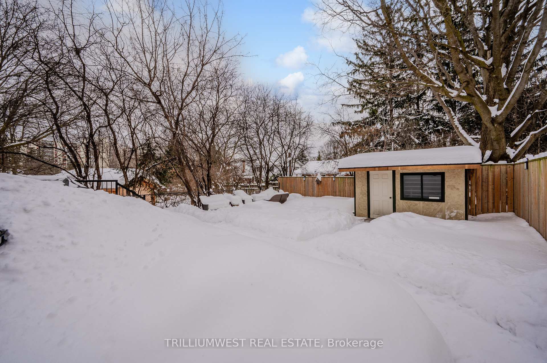 Photo 33 of 1139 Queens Boulevard, Kitchener — HOMEH
