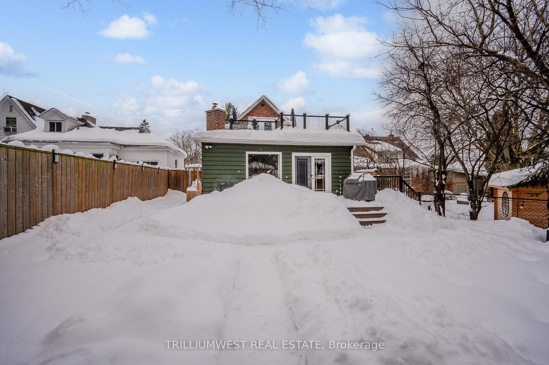 Photo 36 of 1139 Queens Boulevard, Kitchener — HOMEH
