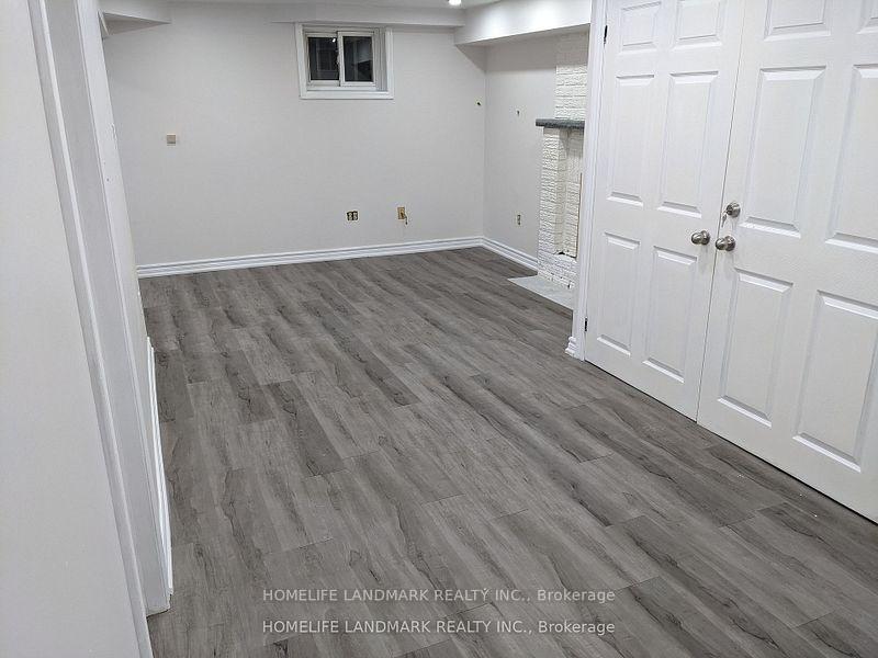 Photo 3 of 43 Sawyer Crescent, Markham, Markham Village — HOMEH