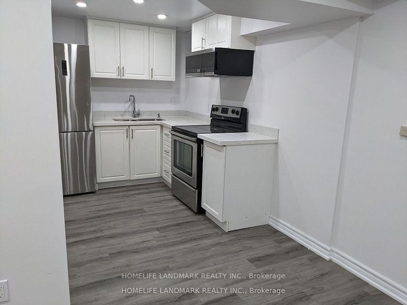 Photo 6 of 43 Sawyer Crescent, Markham, Markham Village — HOMEH
