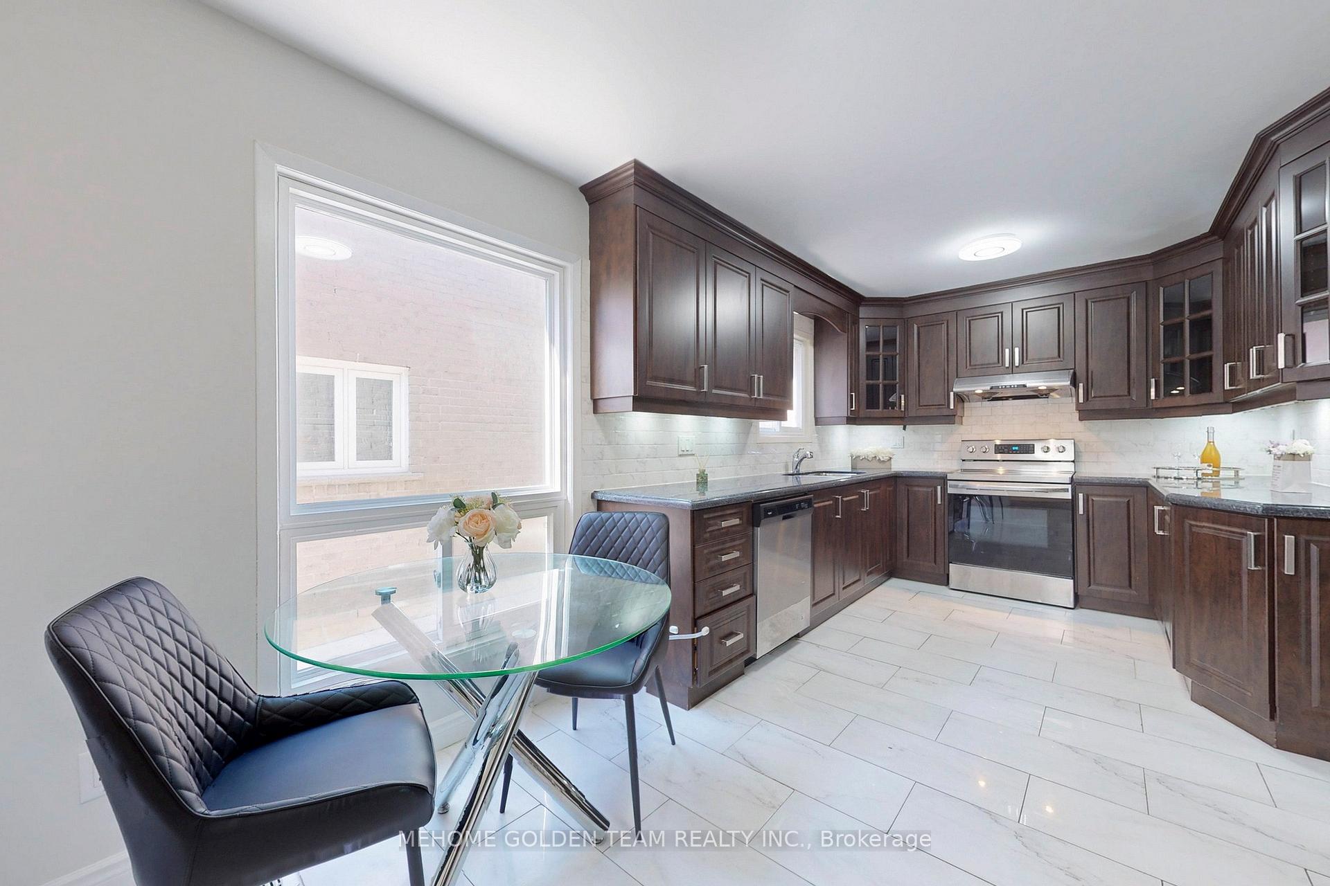 Photo 6 of 41 Beckwith Crescent, Markham, Milliken Mills East — HOMEH