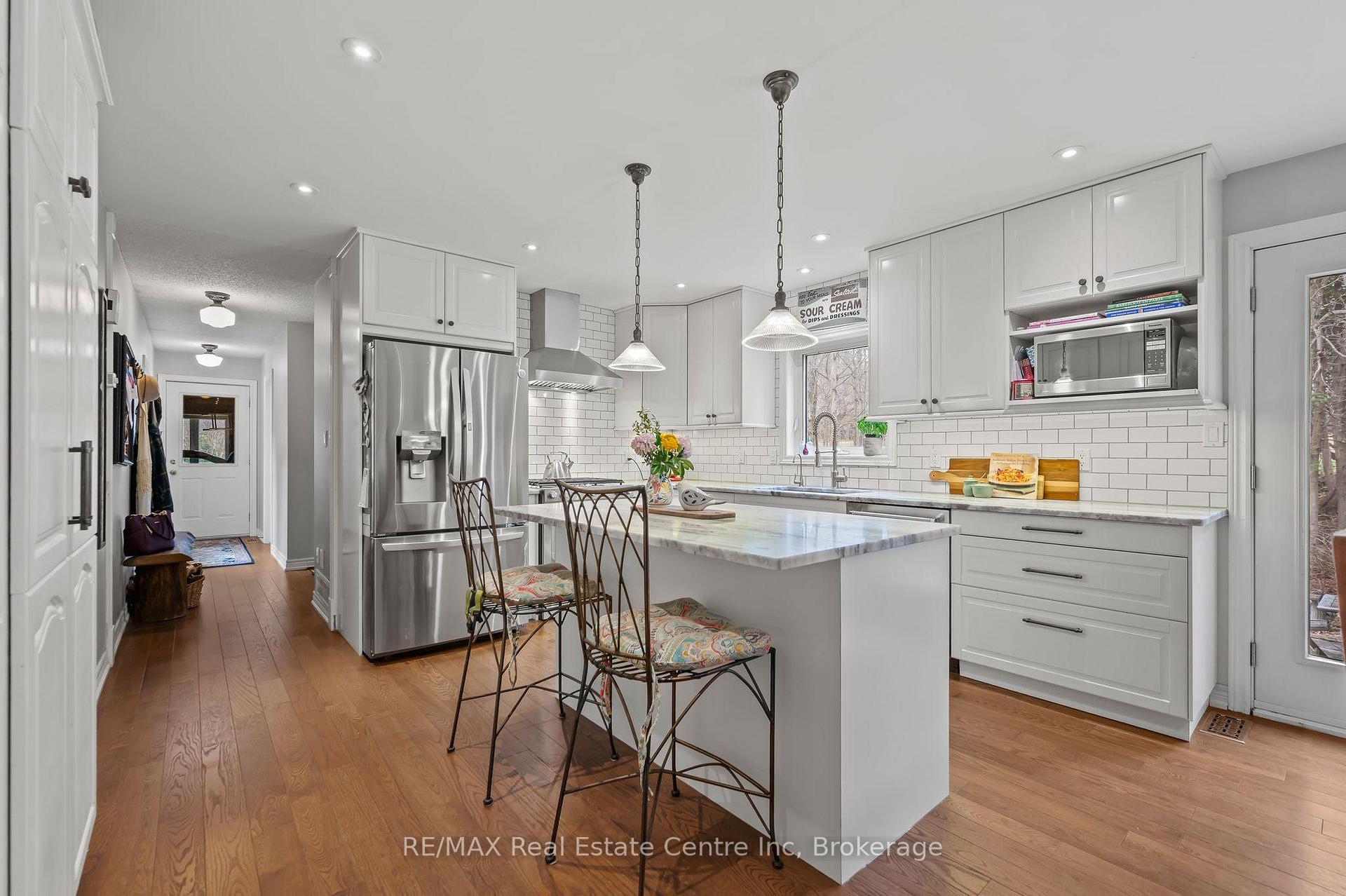 Photo 7 of 5120 Pineridge Drive, Milton, Rural Nassagaweya — HOMEH