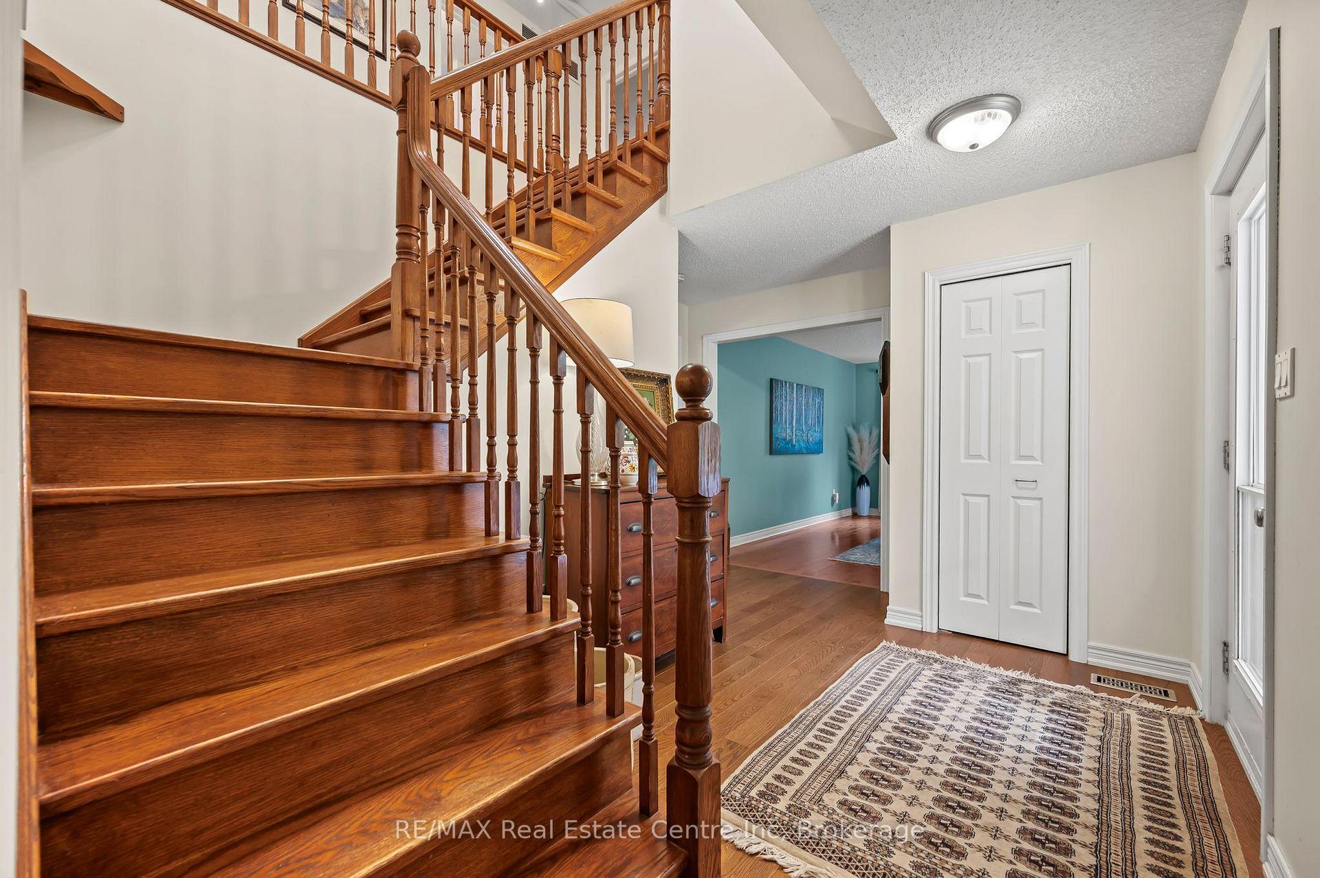 Photo 11 of 5120 Pineridge Drive, Milton, Rural Nassagaweya — HOMEH