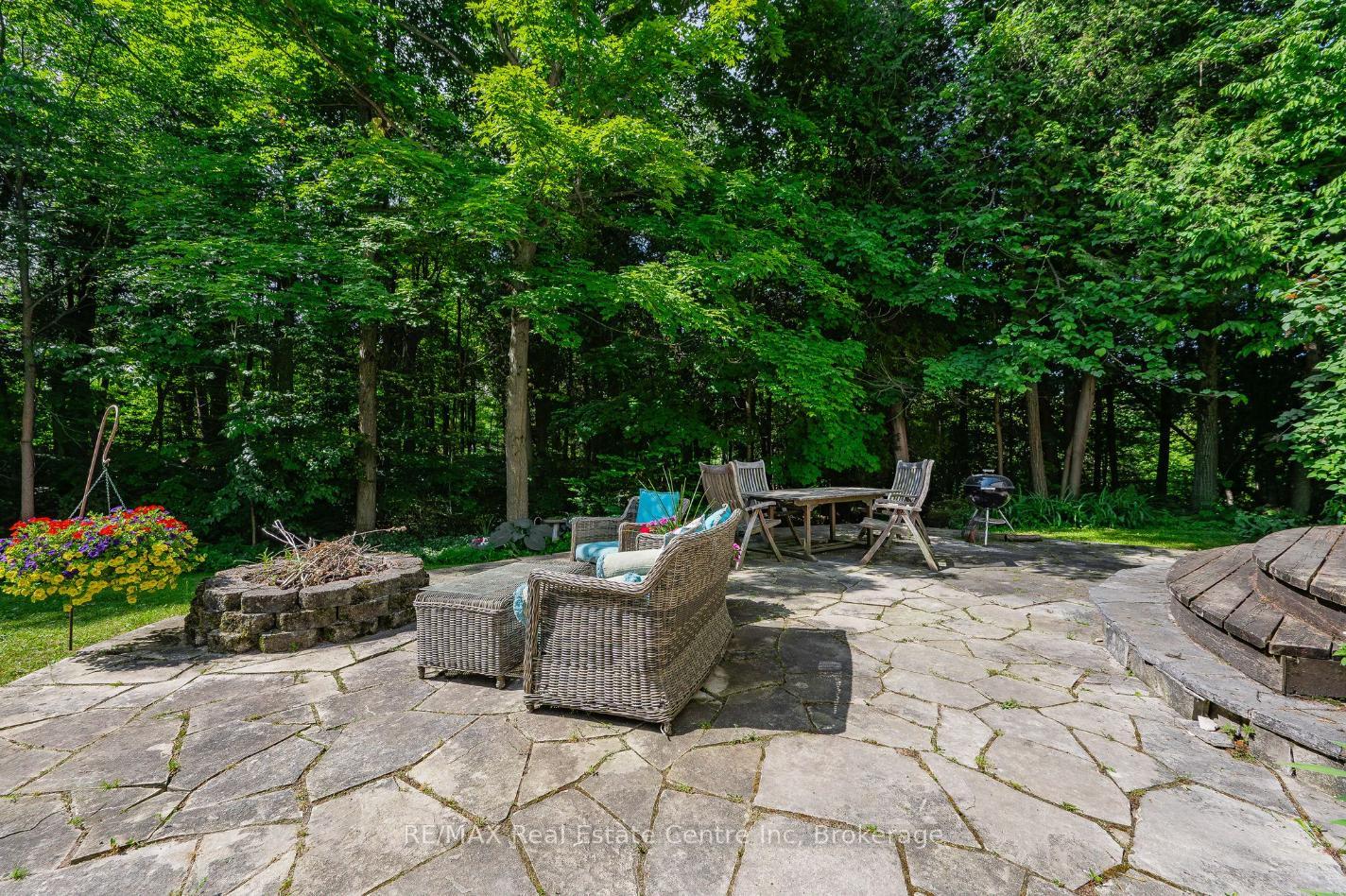 Photo 23 of 5120 Pineridge Drive, Milton, Rural Nassagaweya — HOMEH
