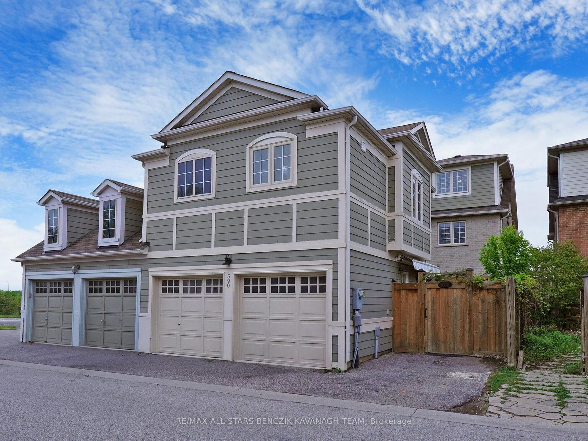 Photo 3 of 590 Country Glen Road, Markham, Cornell — HOMEH