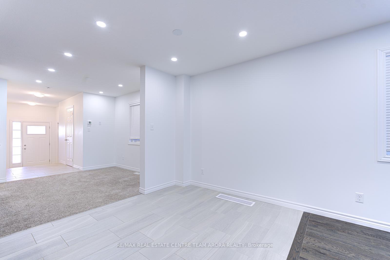 Photo 5 of 57 Woodedge Circle, Kitchener — HOMEH