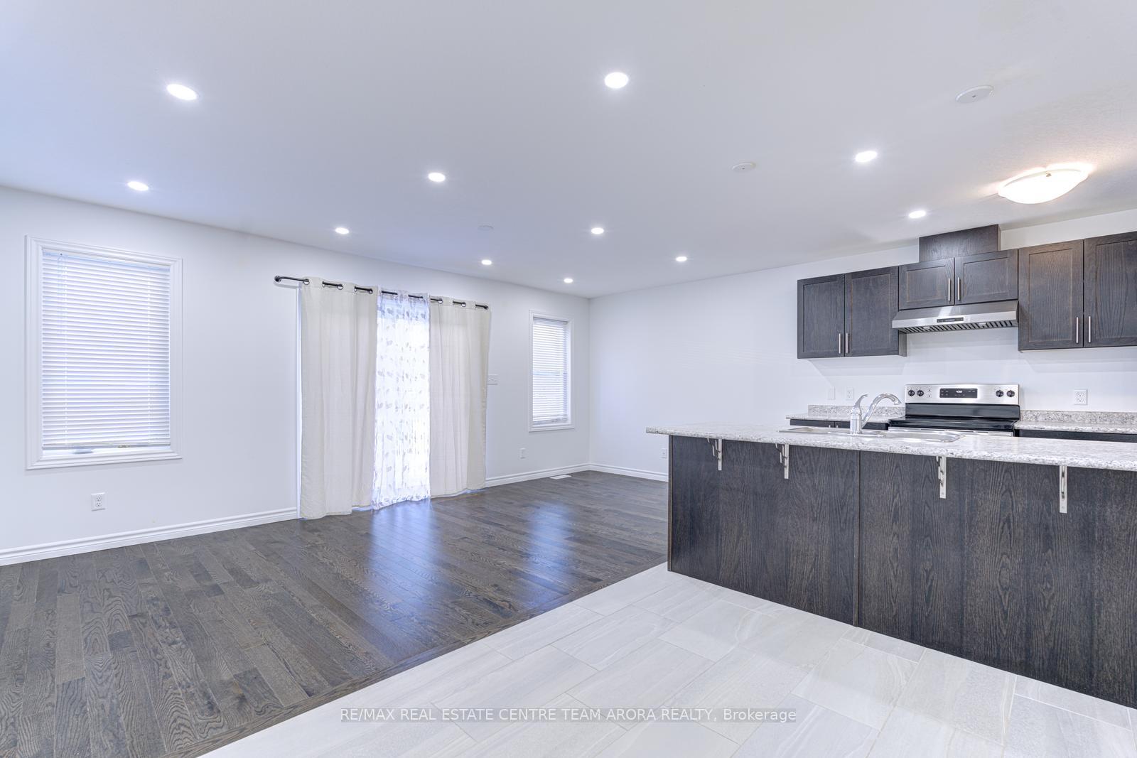 Photo 6 of 57 Woodedge Circle, Kitchener — HOMEH