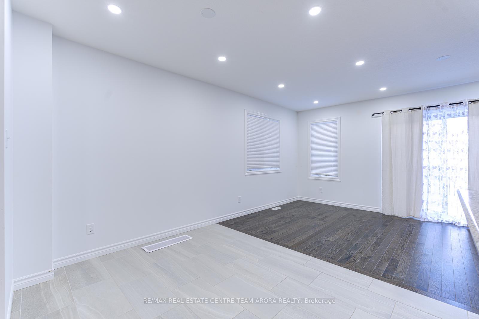 Photo 7 of 57 Woodedge Circle, Kitchener — HOMEH