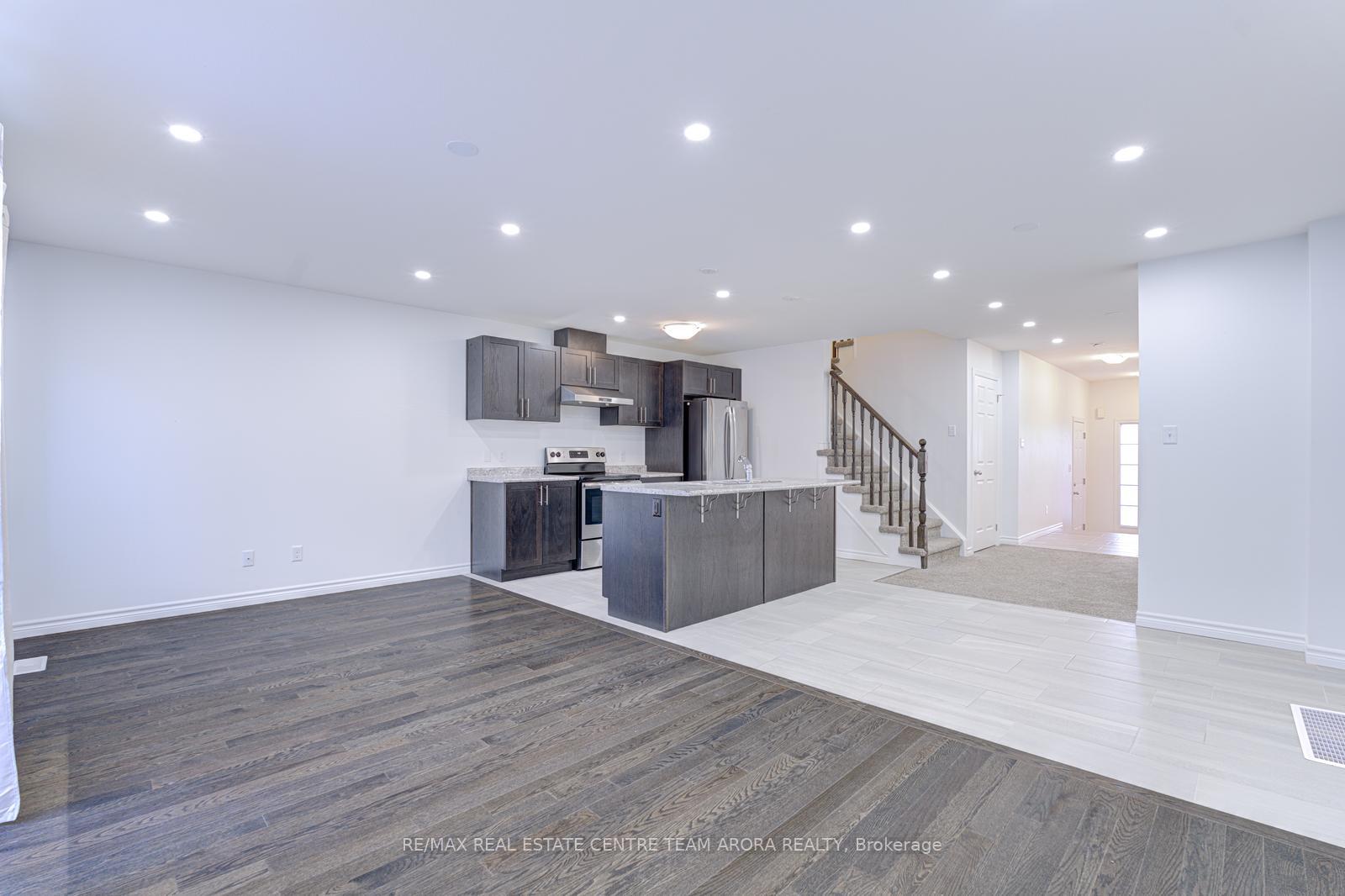 Photo 9 of 57 Woodedge Circle, Kitchener — HOMEH