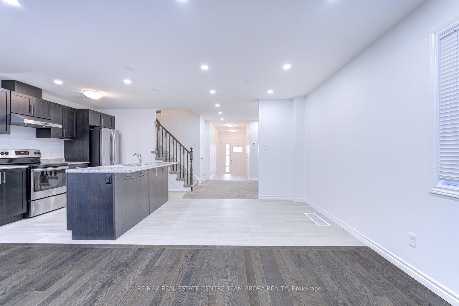 Photo 13 of 57 Woodedge Circle, Kitchener — HOMEH