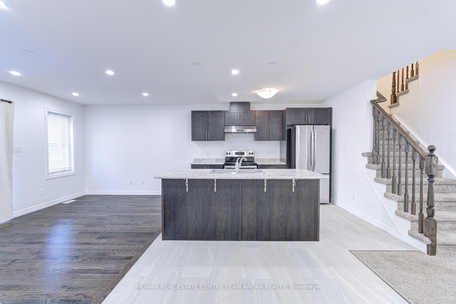 Photo 15 of 57 Woodedge Circle, Kitchener — HOMEH