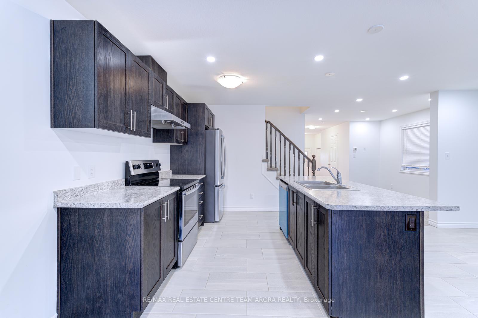 Photo 17 of 57 Woodedge Circle, Kitchener — HOMEH