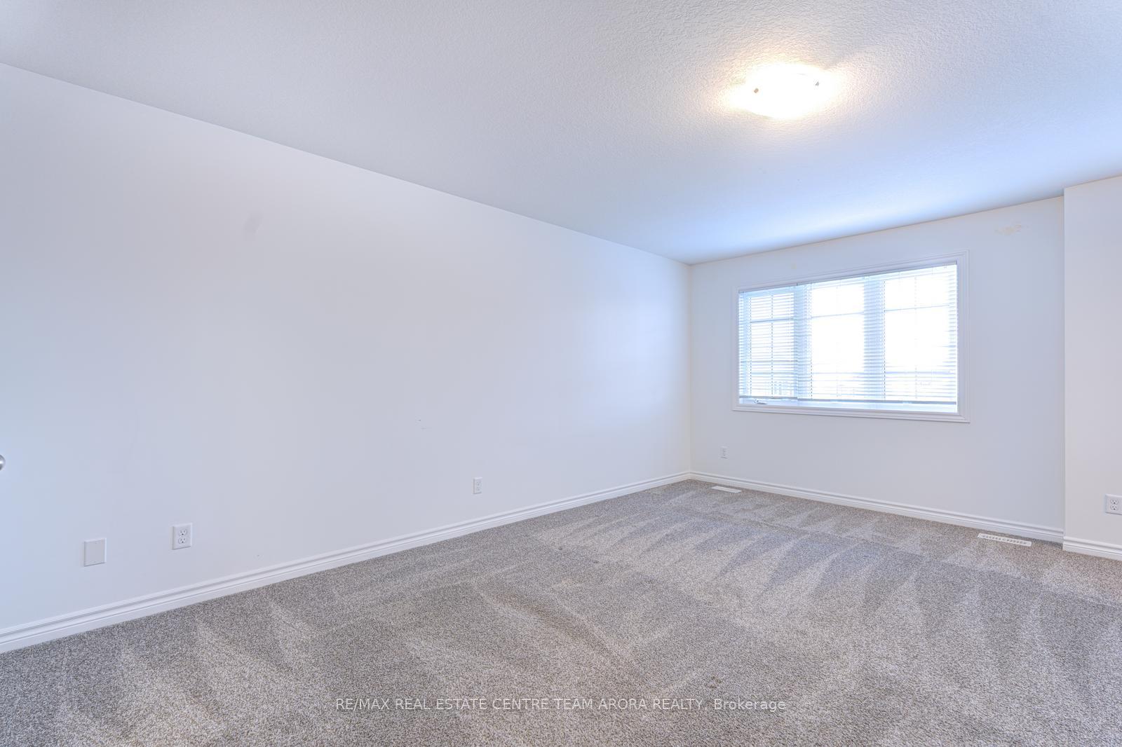 Photo 20 of 57 Woodedge Circle, Kitchener — HOMEH