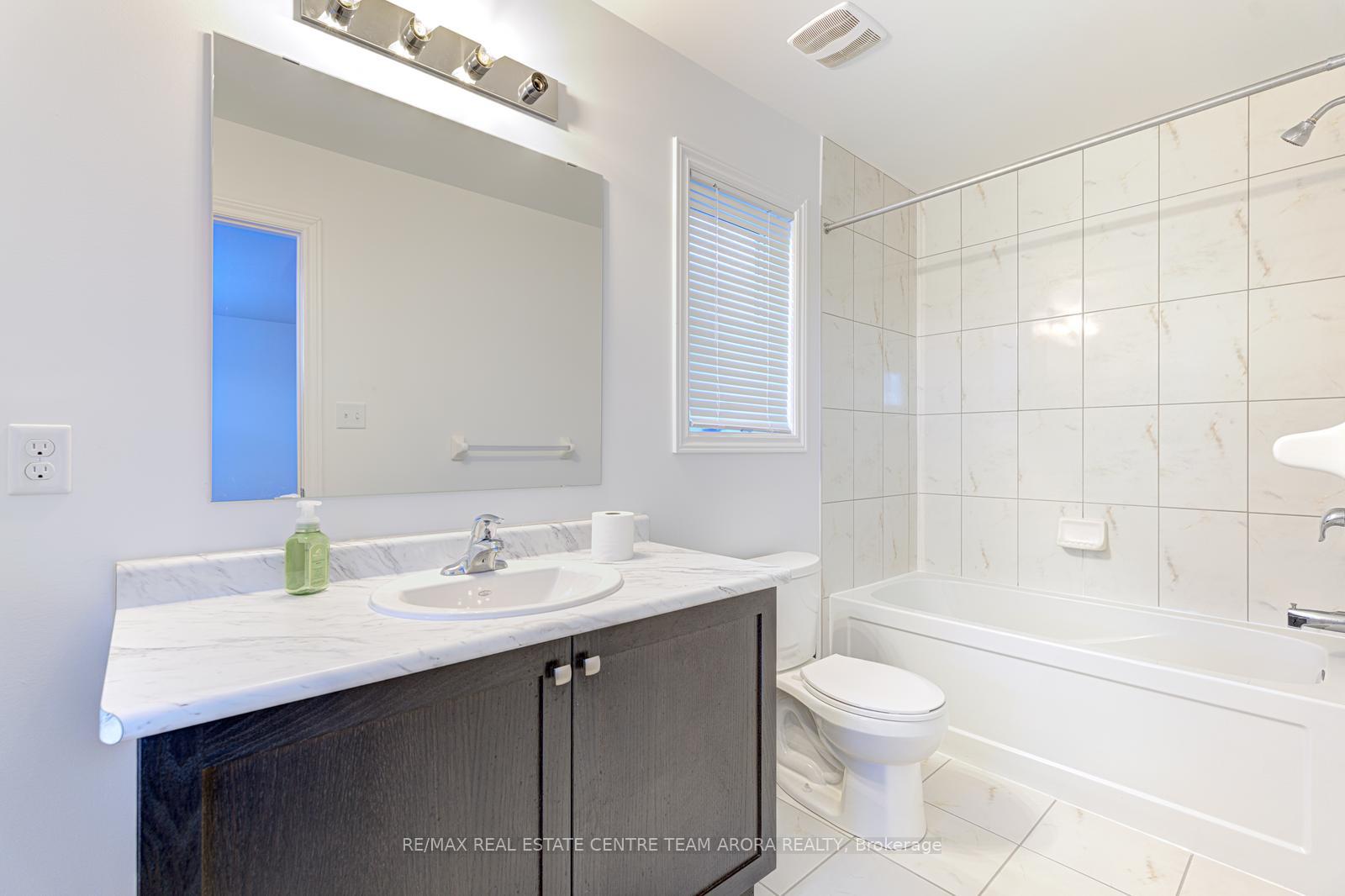 Photo 25 of 57 Woodedge Circle, Kitchener — HOMEH