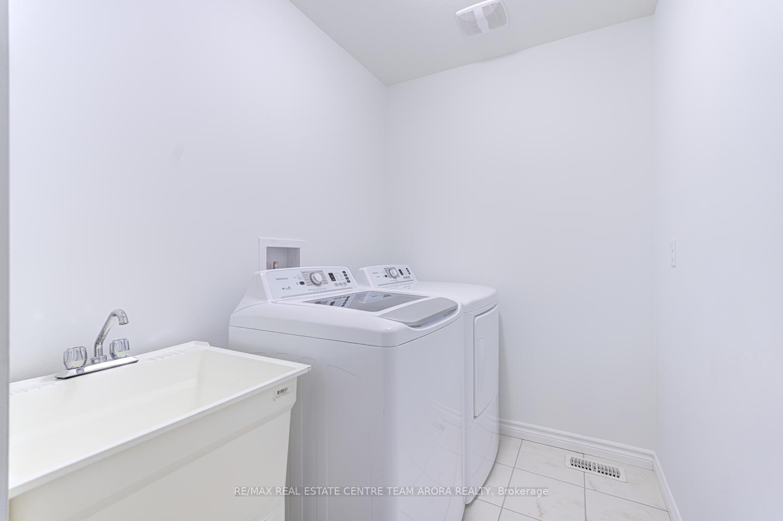 Photo 27 of 57 Woodedge Circle, Kitchener — HOMEH