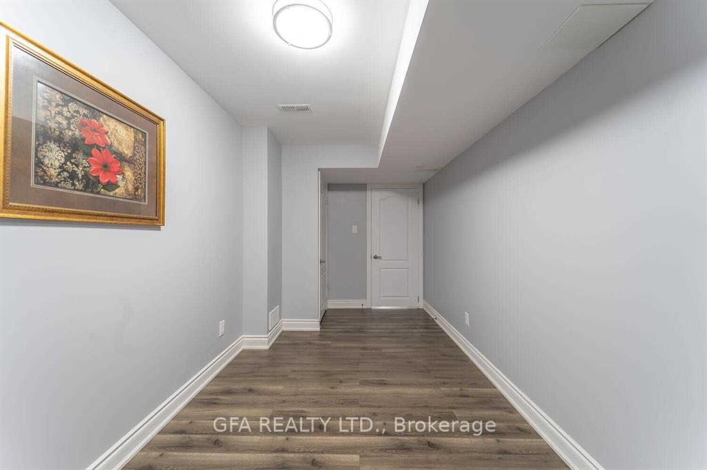 Photo 7 of 54 Pagebrook Crescent, Hamilton, Stoney Creek Mountain — HOMEH