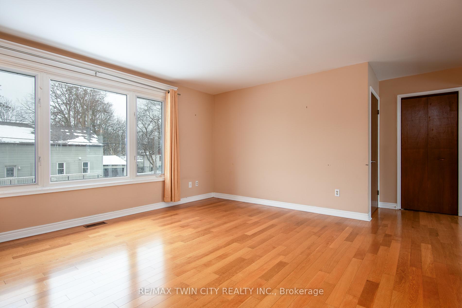 Photo 13 of 21 Bridge Street E, Kitchener — HOMEH