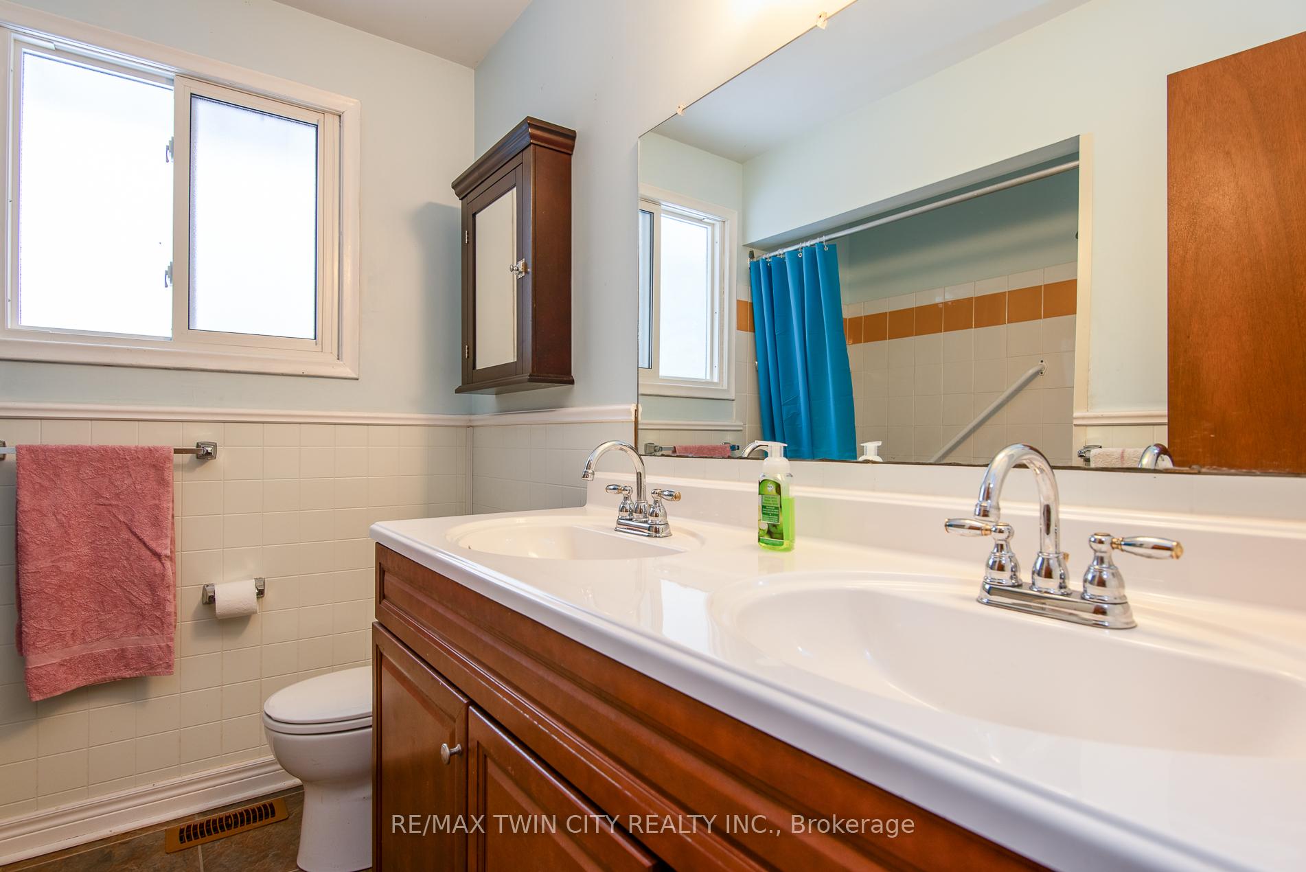 Photo 23 of 21 Bridge Street E, Kitchener — HOMEH
