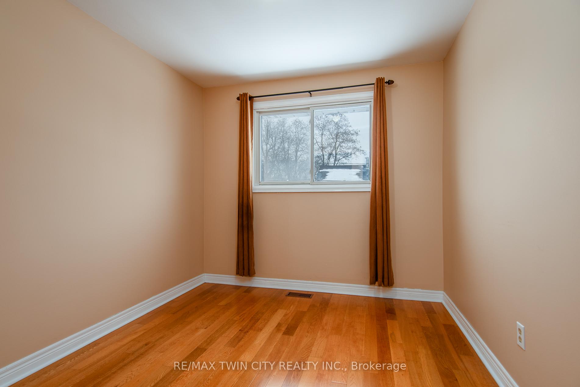 Photo 25 of 21 Bridge Street E, Kitchener — HOMEH